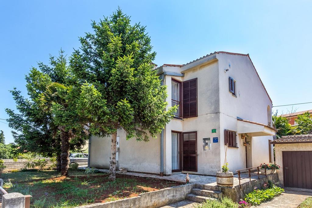 Holiday Home Ermanna Пула Екстер'єр фото