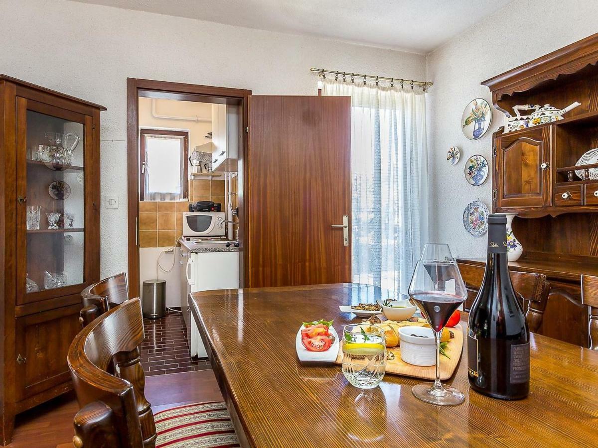 Holiday Home Ermanna Пула Екстер'єр фото